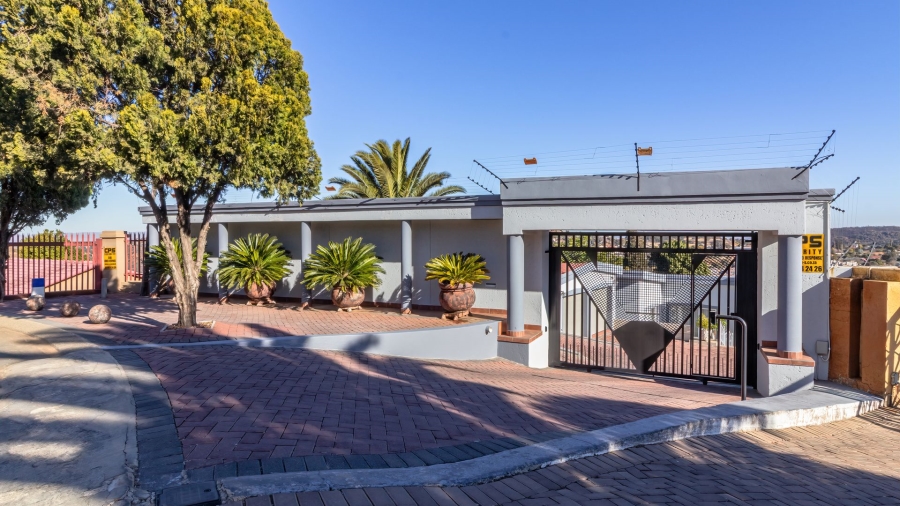 4 Bedroom Property for Sale in Oakdene Gauteng
