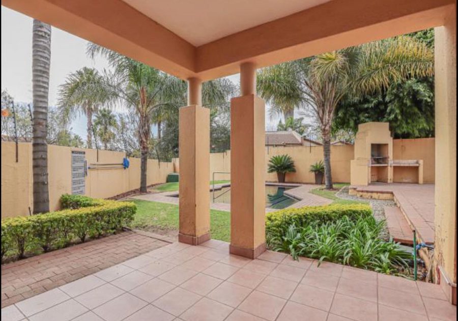 2 Bedroom Property for Sale in Lonehill Gauteng