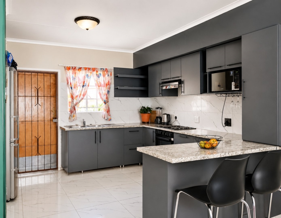 2 Bedroom Property for Sale in Noordwyk Gauteng
