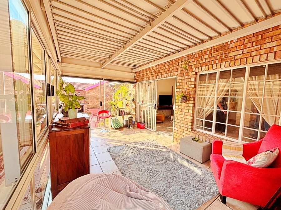 3 Bedroom Property for Sale in Amberfield Gauteng