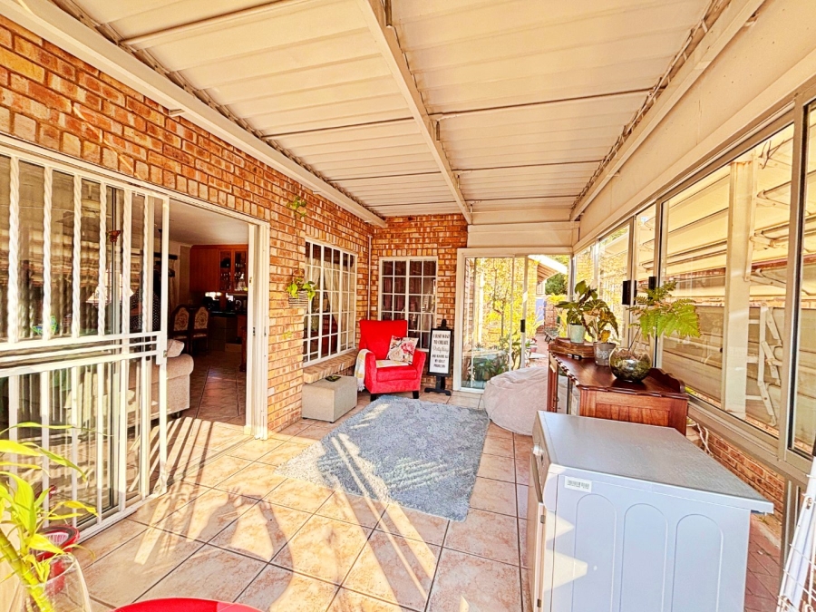 3 Bedroom Property for Sale in Amberfield Gauteng