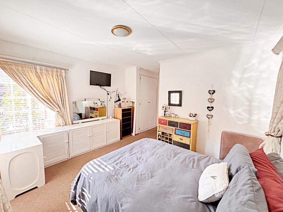3 Bedroom Property for Sale in Amberfield Gauteng