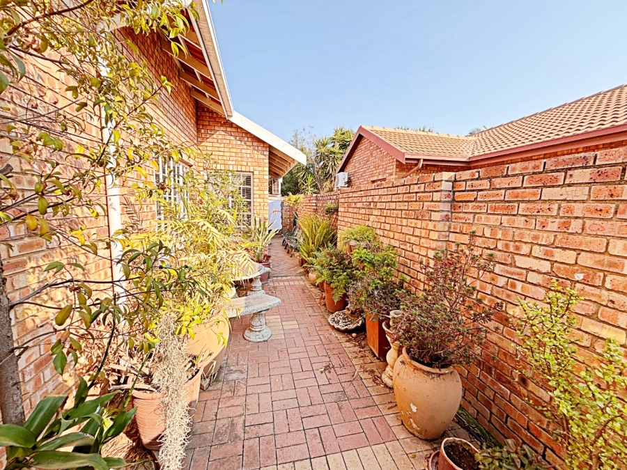 3 Bedroom Property for Sale in Amberfield Gauteng