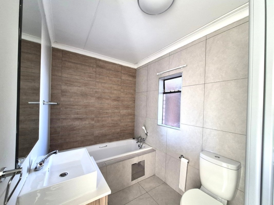 1 Bedroom Property for Sale in Modderfontein Gauteng