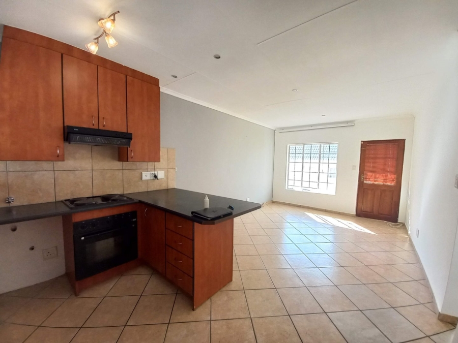 2 Bedroom Property for Sale in Kosmosdal Gauteng