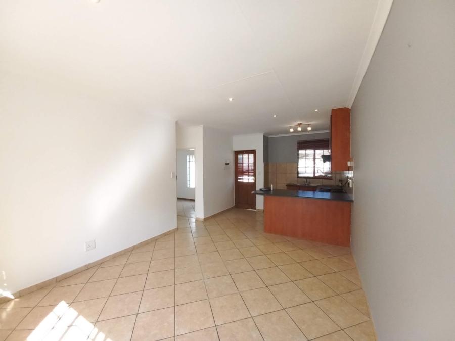 2 Bedroom Property for Sale in Kosmosdal Gauteng