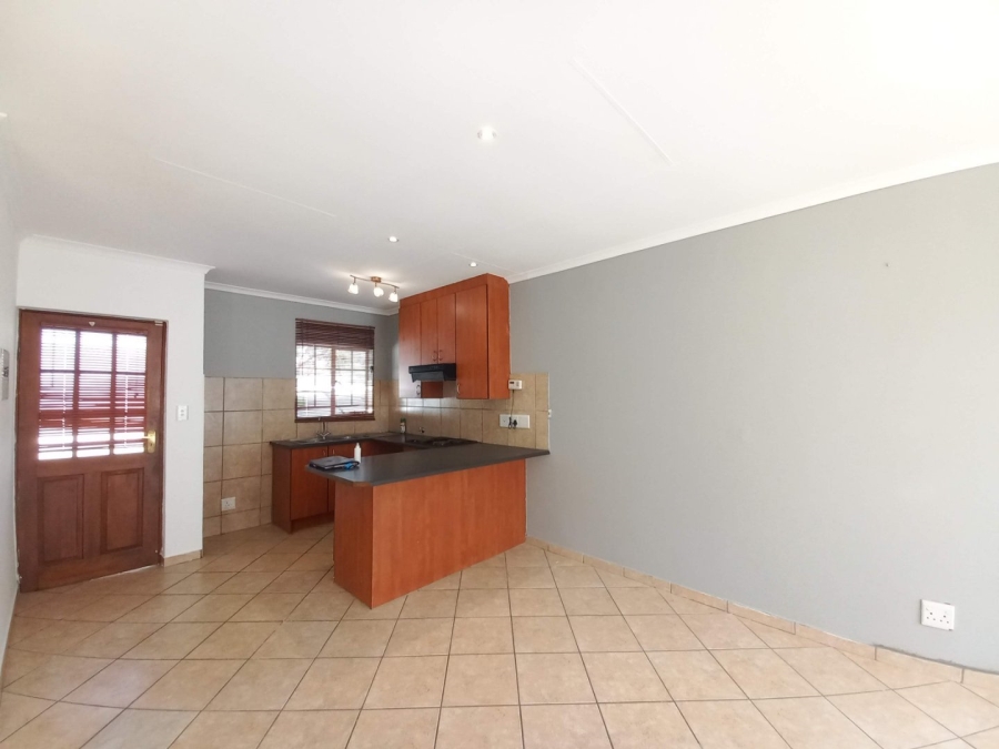 2 Bedroom Property for Sale in Kosmosdal Gauteng