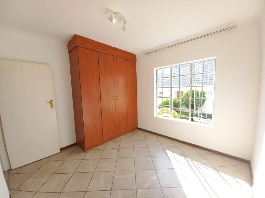 2 Bedroom Property for Sale in Kosmosdal Gauteng