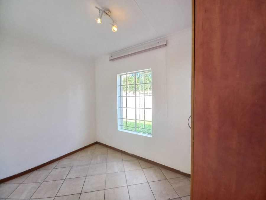 2 Bedroom Property for Sale in Kosmosdal Gauteng