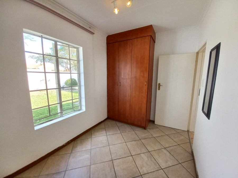 2 Bedroom Property for Sale in Kosmosdal Gauteng