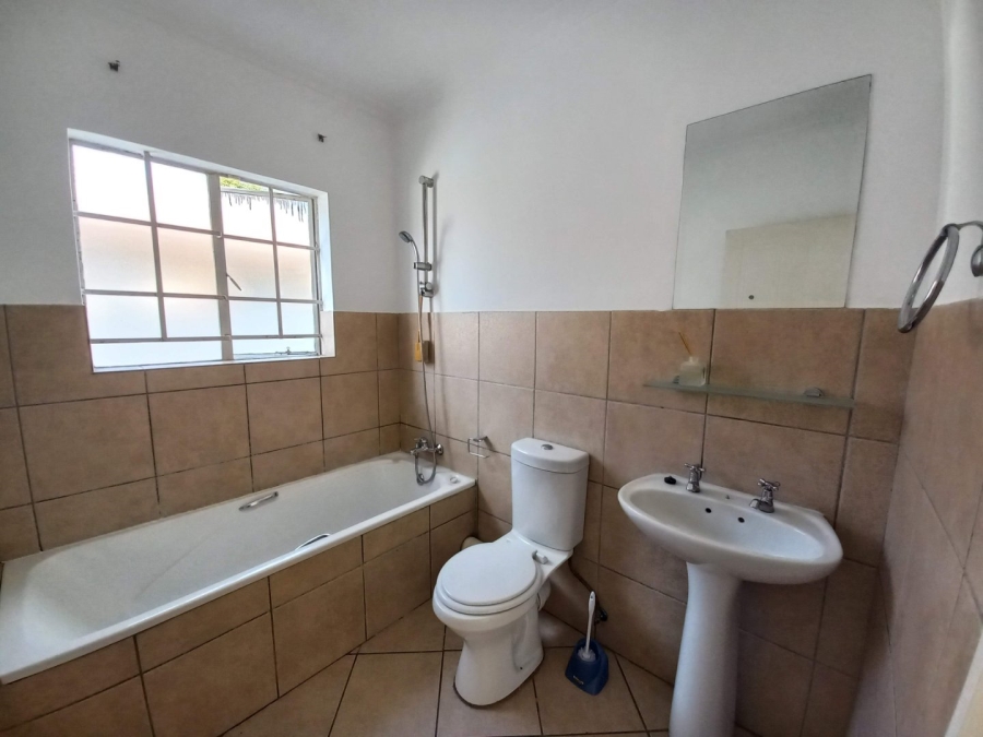 2 Bedroom Property for Sale in Kosmosdal Gauteng