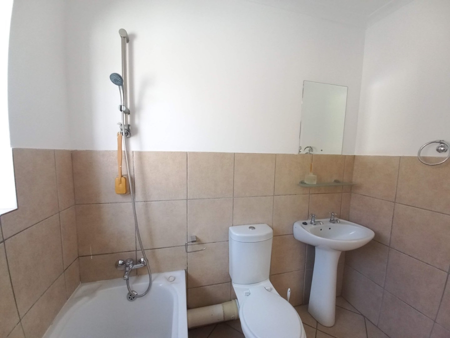 2 Bedroom Property for Sale in Kosmosdal Gauteng