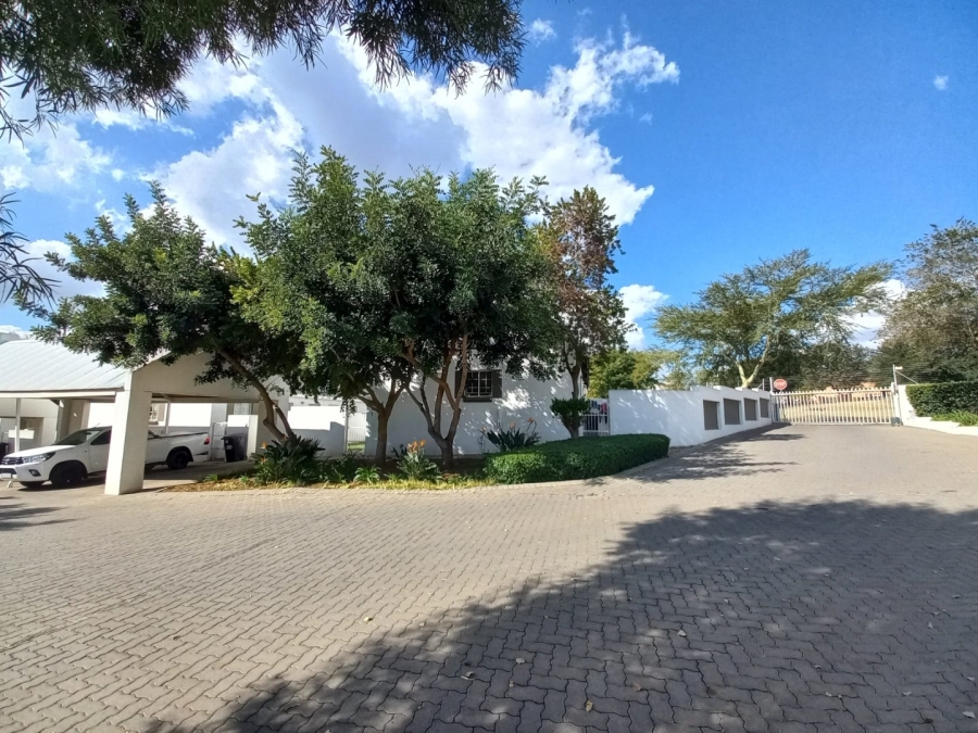 2 Bedroom Property for Sale in Kosmosdal Gauteng