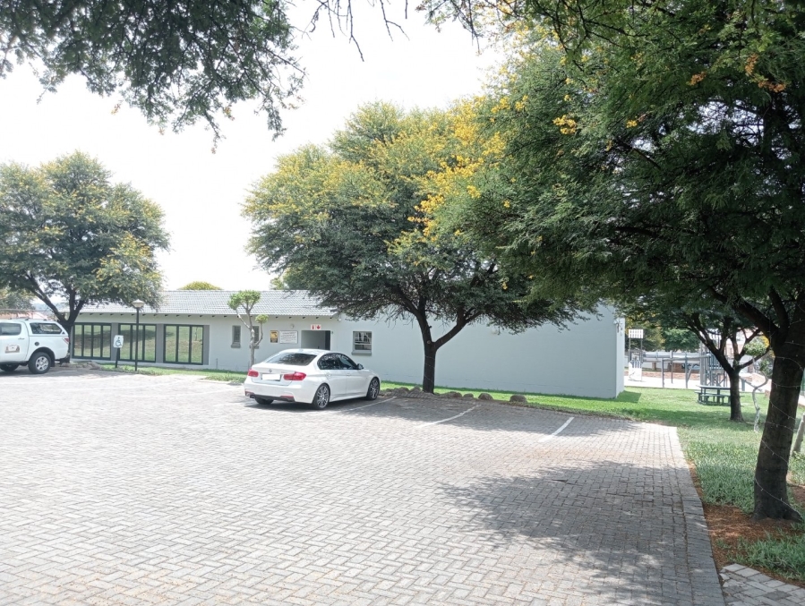 2 Bedroom Property for Sale in Kosmosdal Gauteng