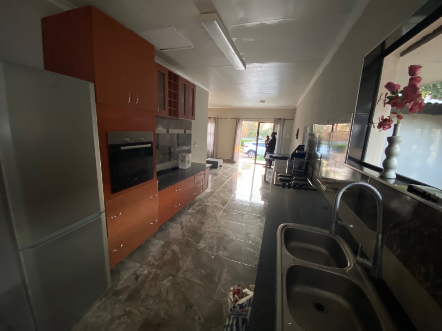 To Let 2 Bedroom Property for Rent in Raslouw Gauteng