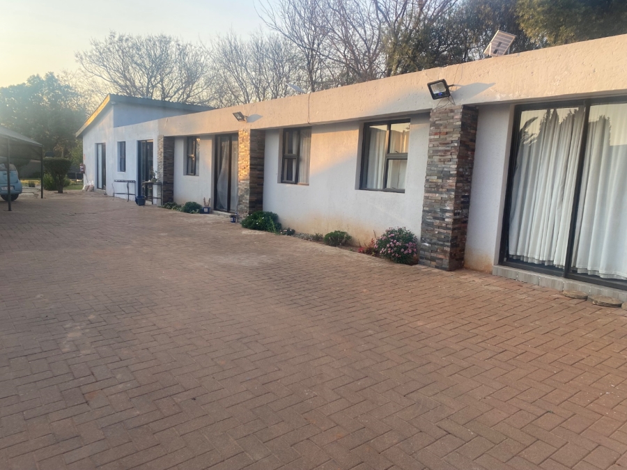 To Let 2 Bedroom Property for Rent in Raslouw Gauteng