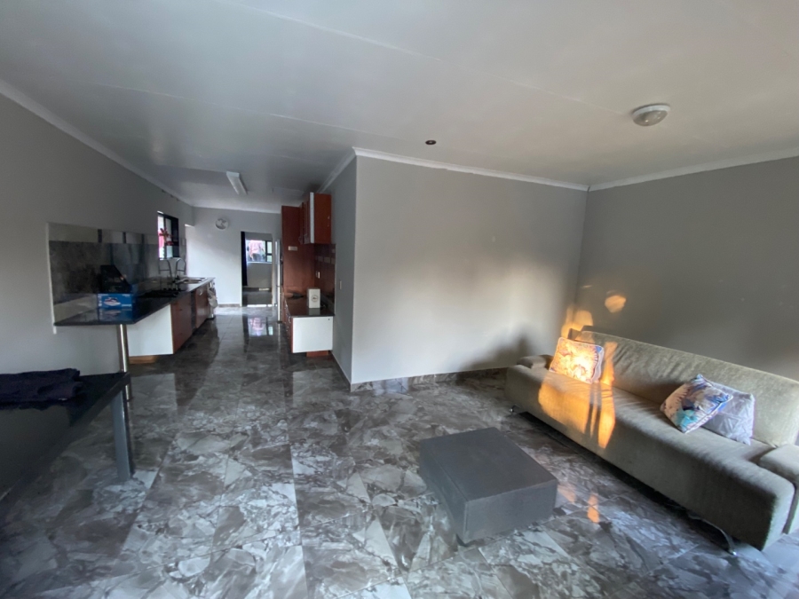 To Let 2 Bedroom Property for Rent in Raslouw Gauteng