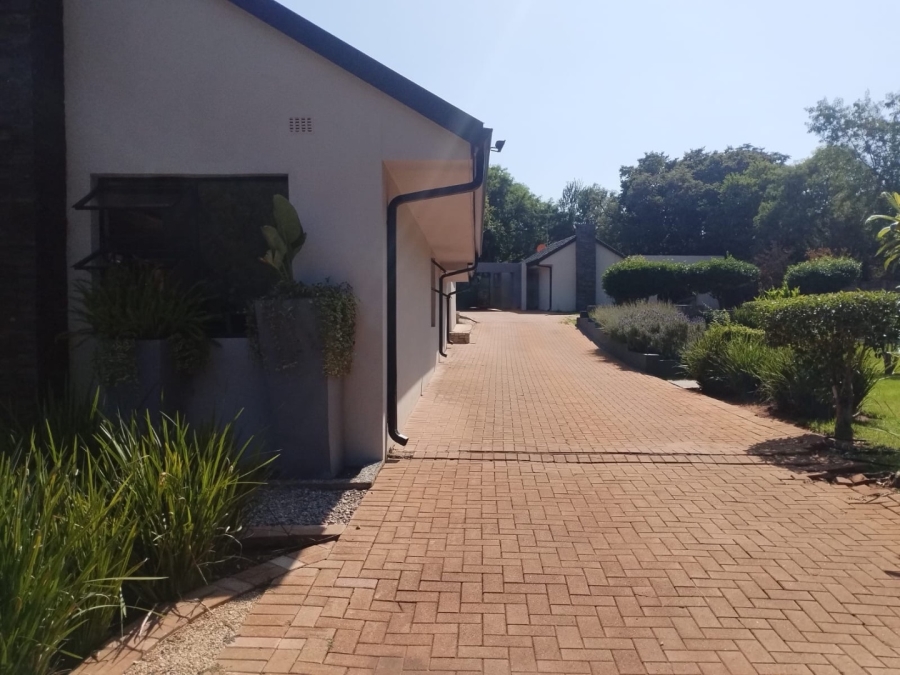 To Let 2 Bedroom Property for Rent in Raslouw Gauteng
