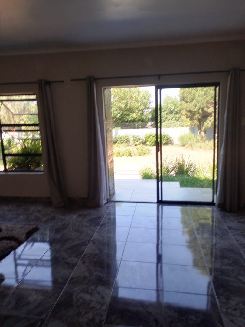 To Let 2 Bedroom Property for Rent in Raslouw Gauteng