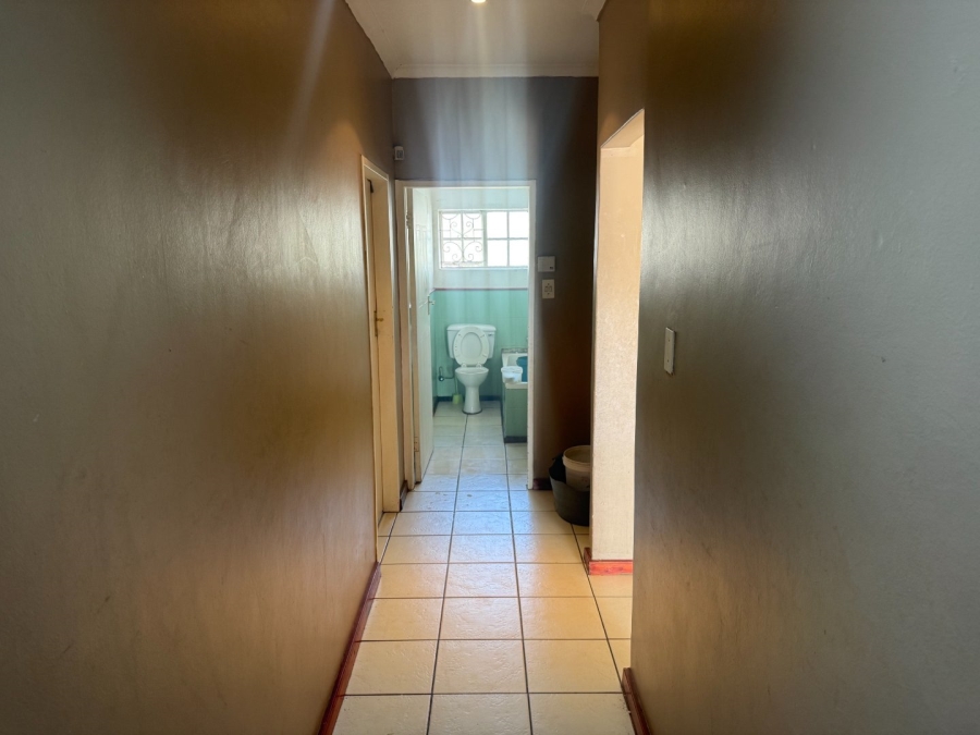 5 Bedroom Property for Sale in Wychwood Gauteng