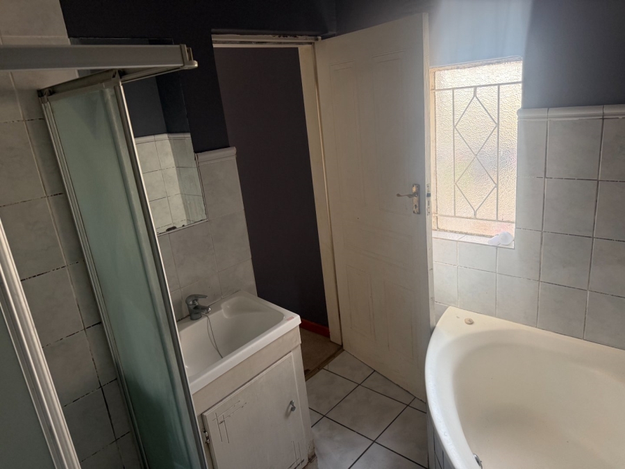 5 Bedroom Property for Sale in Wychwood Gauteng