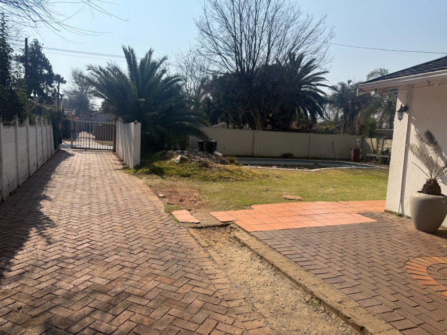 5 Bedroom Property for Sale in Wychwood Gauteng