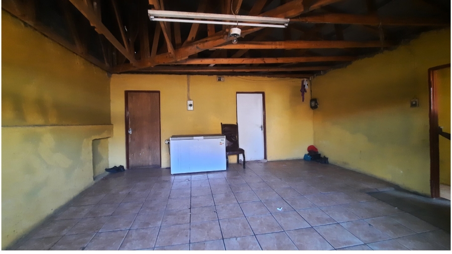  Bedroom Property for Sale in Clayville Gauteng