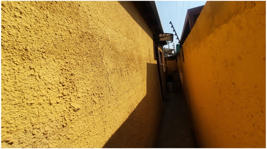  Bedroom Property for Sale in Clayville Gauteng