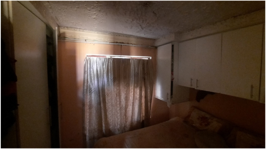  Bedroom Property for Sale in Clayville Gauteng