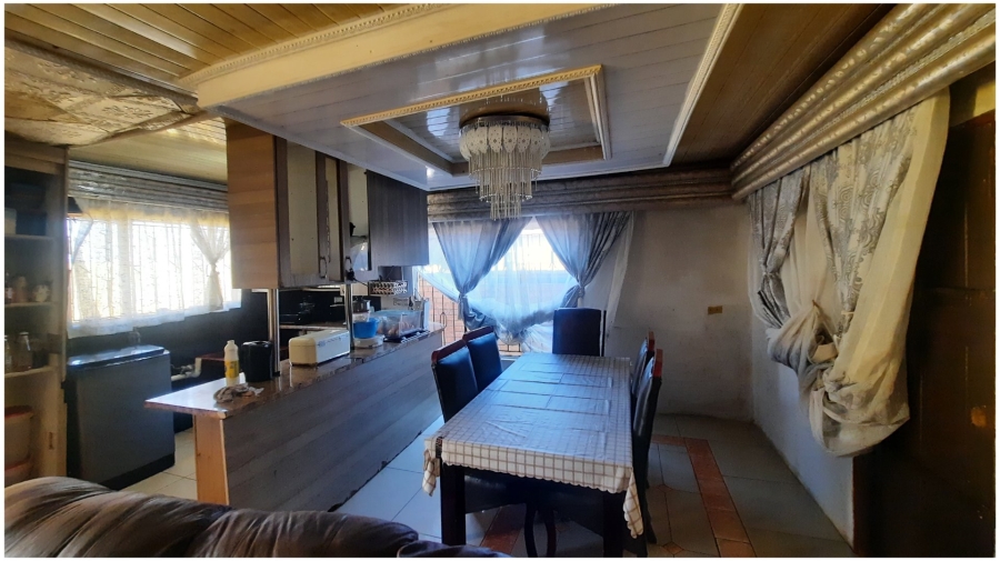 2 Bedroom Property for Sale in Clayville Gauteng