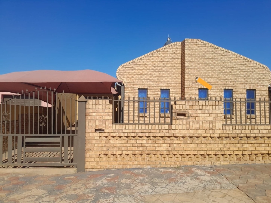 4 Bedroom Property for Sale in Soshanguve L Gauteng