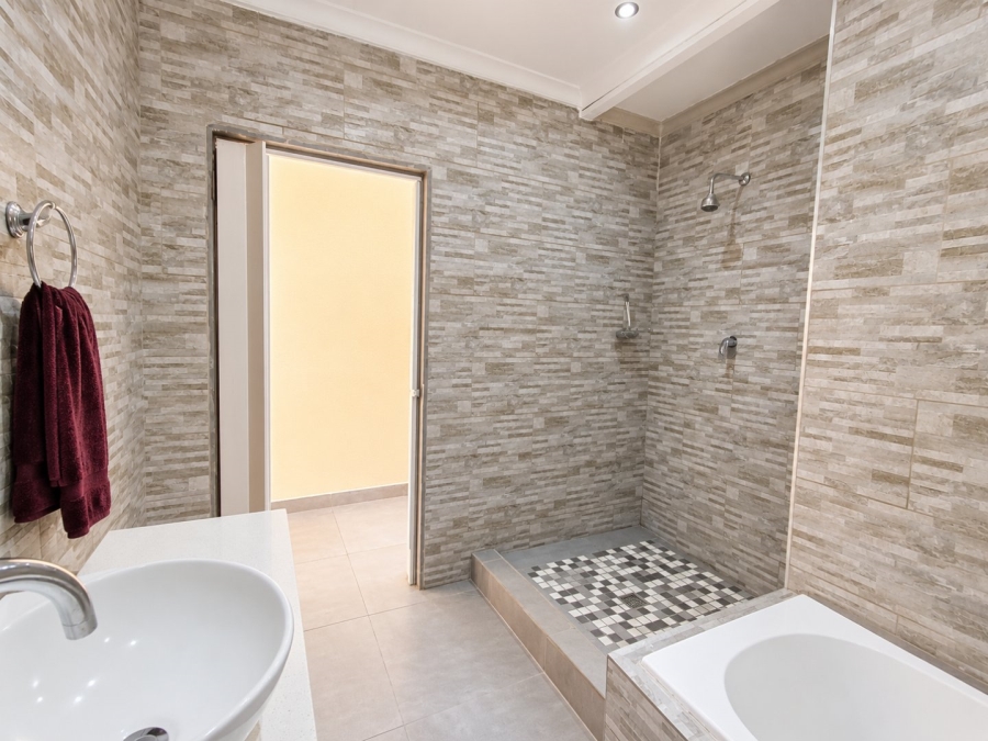 3 Bedroom Property for Sale in Woodmere Gauteng