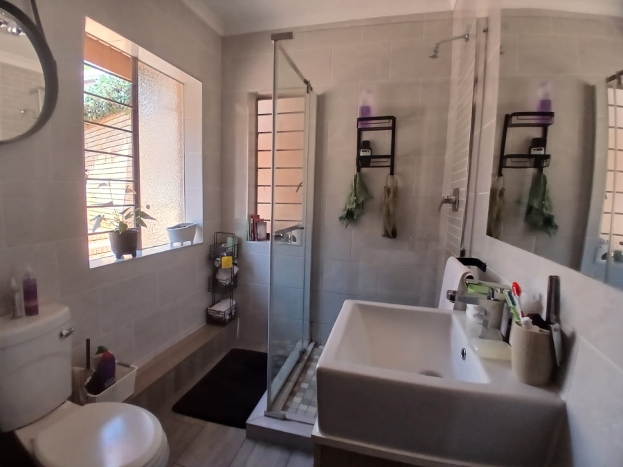 To Let 3 Bedroom Property for Rent in Brummeria Gauteng