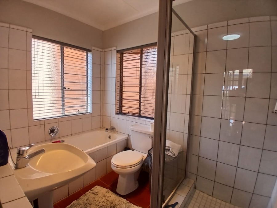 To Let 3 Bedroom Property for Rent in Brummeria Gauteng