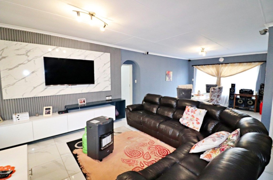 3 Bedroom Property for Sale in Simmerfield Gauteng
