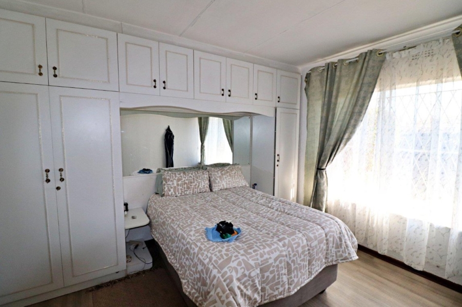 3 Bedroom Property for Sale in Simmerfield Gauteng