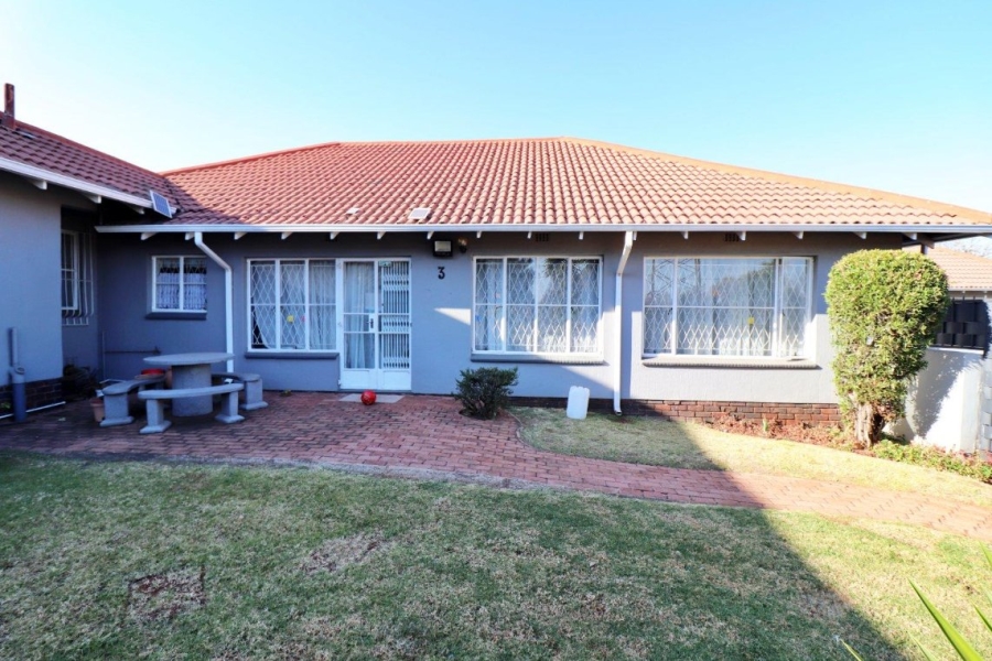 3 Bedroom Property for Sale in Simmerfield Gauteng