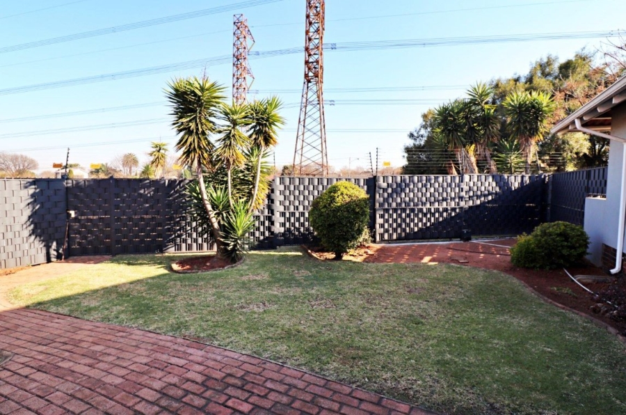 3 Bedroom Property for Sale in Simmerfield Gauteng