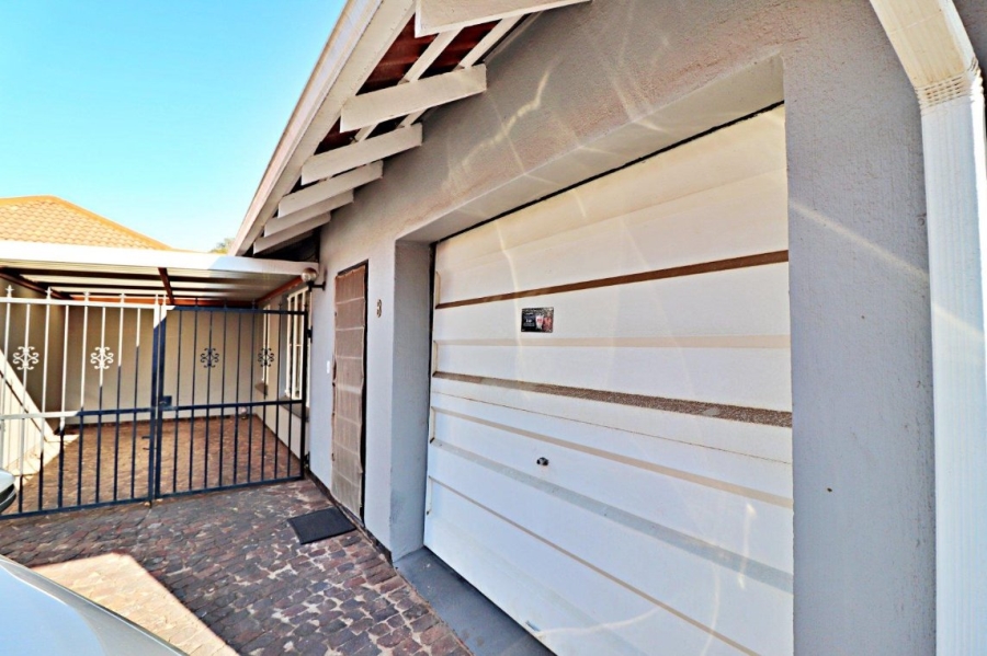 3 Bedroom Property for Sale in Simmerfield Gauteng