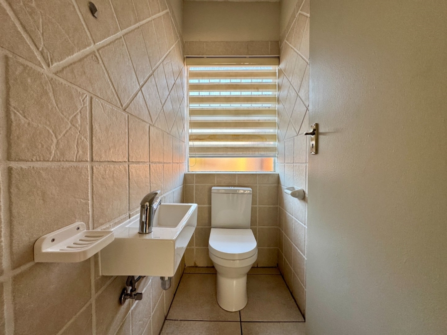 To Let 2 Bedroom Property for Rent in Lyttelton Manor Gauteng