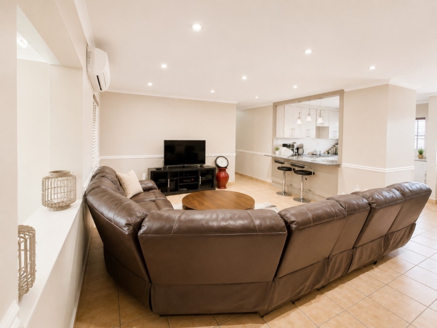 3 Bedroom Property for Sale in Faerie Glen Gauteng