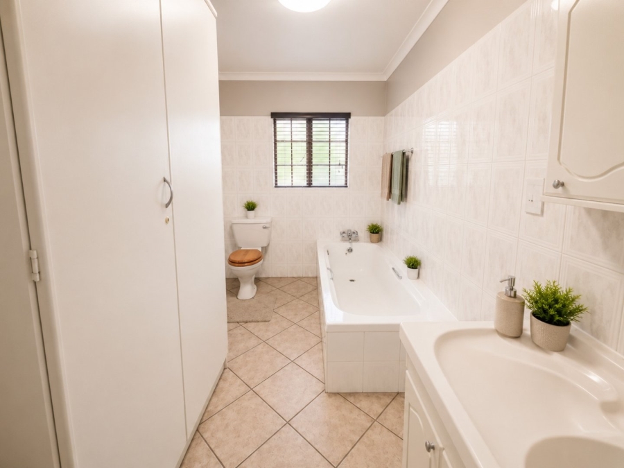 3 Bedroom Property for Sale in Faerie Glen Gauteng