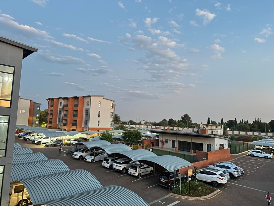 To Let 2 Bedroom Property for Rent in Glen Marais Gauteng