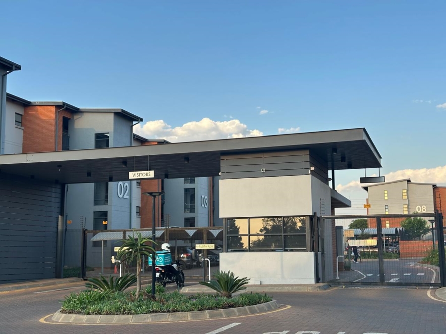 To Let 2 Bedroom Property for Rent in Glen Marais Gauteng