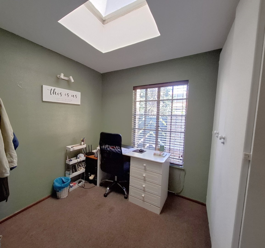3 Bedroom Property for Sale in Eldoraigne Gauteng