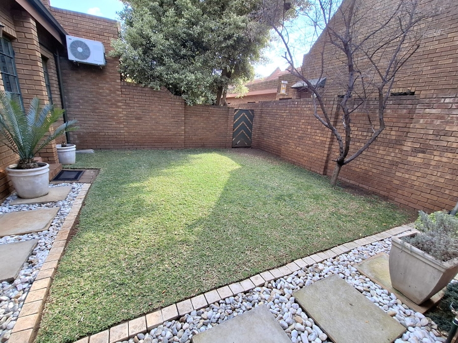 3 Bedroom Property for Sale in Eldoraigne Gauteng