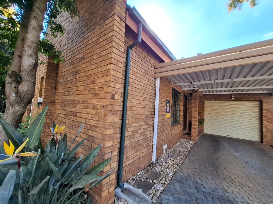 3 Bedroom Property for Sale in Eldoraigne Gauteng