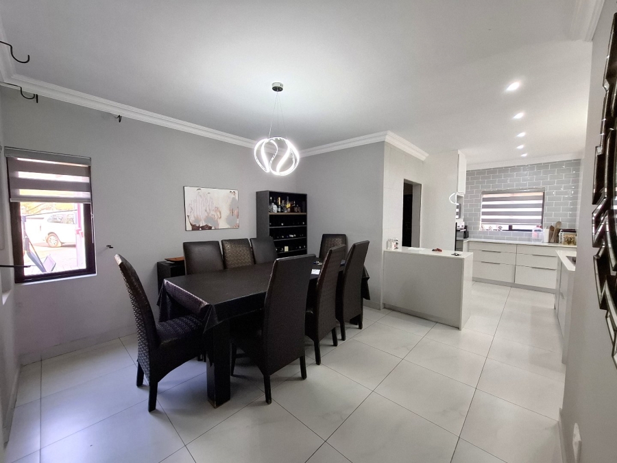 3 Bedroom Property for Sale in Raslouw Manor Gauteng