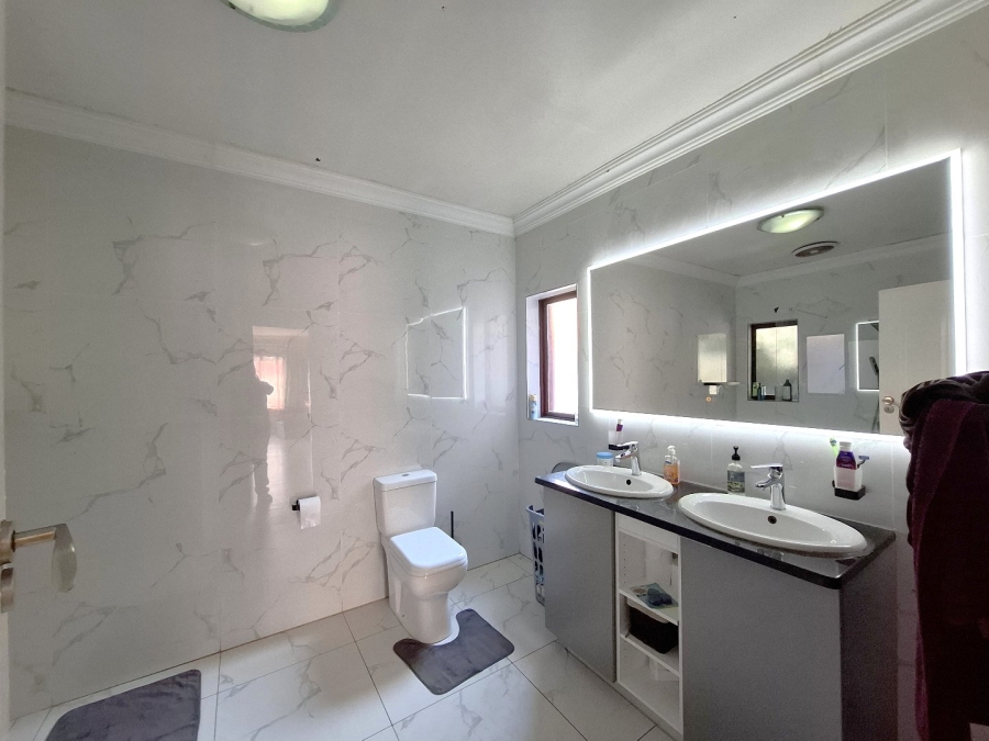 3 Bedroom Property for Sale in Raslouw Manor Gauteng