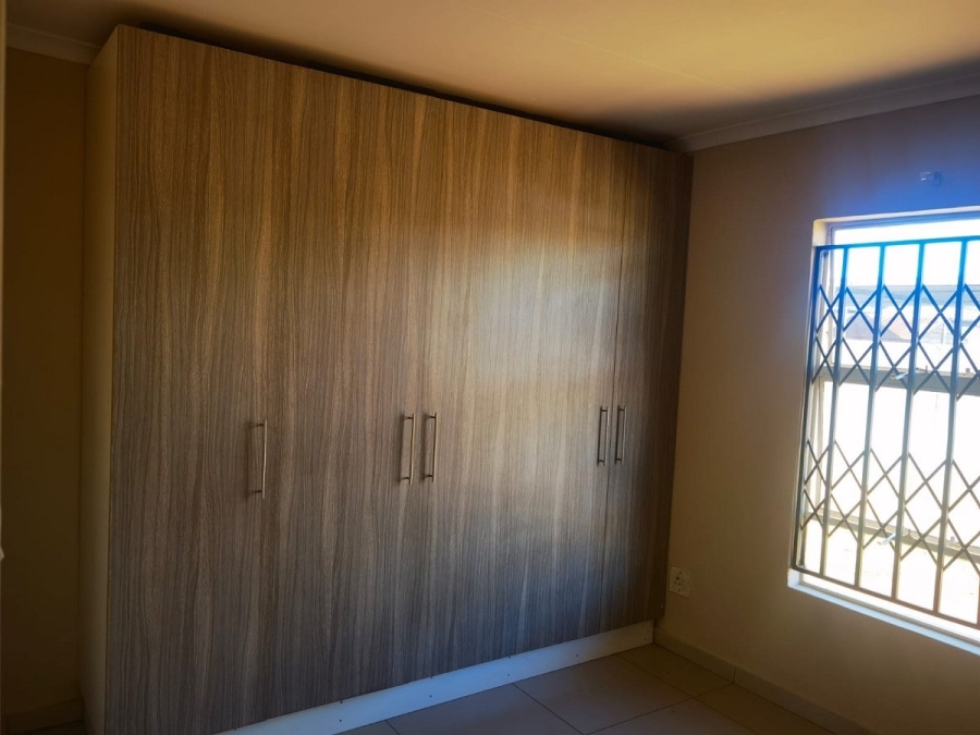 2 Bedroom Property for Sale in Crystal Park Gauteng